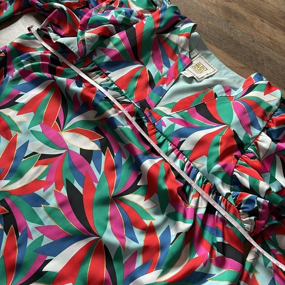 Emily McCarthy Colorful Ruffled Shoulders Bib Collar Flowy Blouse women’s L - Picture 13 of 13